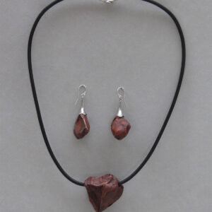 Parure : collier et BO, perles en terre patinée | Terre et Terres ChrisGullon collier BO 0075 | Terre et Terres | Exposition | Parure : collier et BO, perles en terre patinée | Article | Terre et Terres | 17 décembre 2020