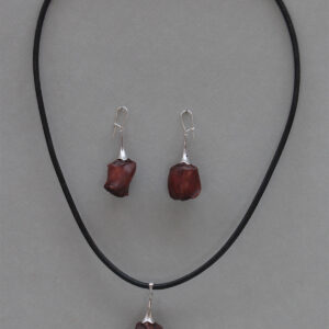 Parure : collier et BO, perles en terre patinée | Terre et Terres ChrisGullon collier BO 0077 | Terre et Terres | Exposition | Parure : collier et BO, perles en terre patinée | Article | Terre et Terres | 17 décembre 2020