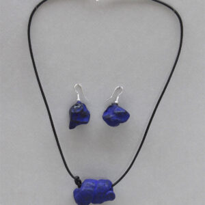 Parure : collier et BO, perles en terre laquée bleu outremer | Terre et Terres ChrisGullon collier BO 0072 | Terre et Terres | Exposition | Parure : collier et BO, perles en terre laquée bleu outremer | Article | Terre et Terres | 17 décembre 2020