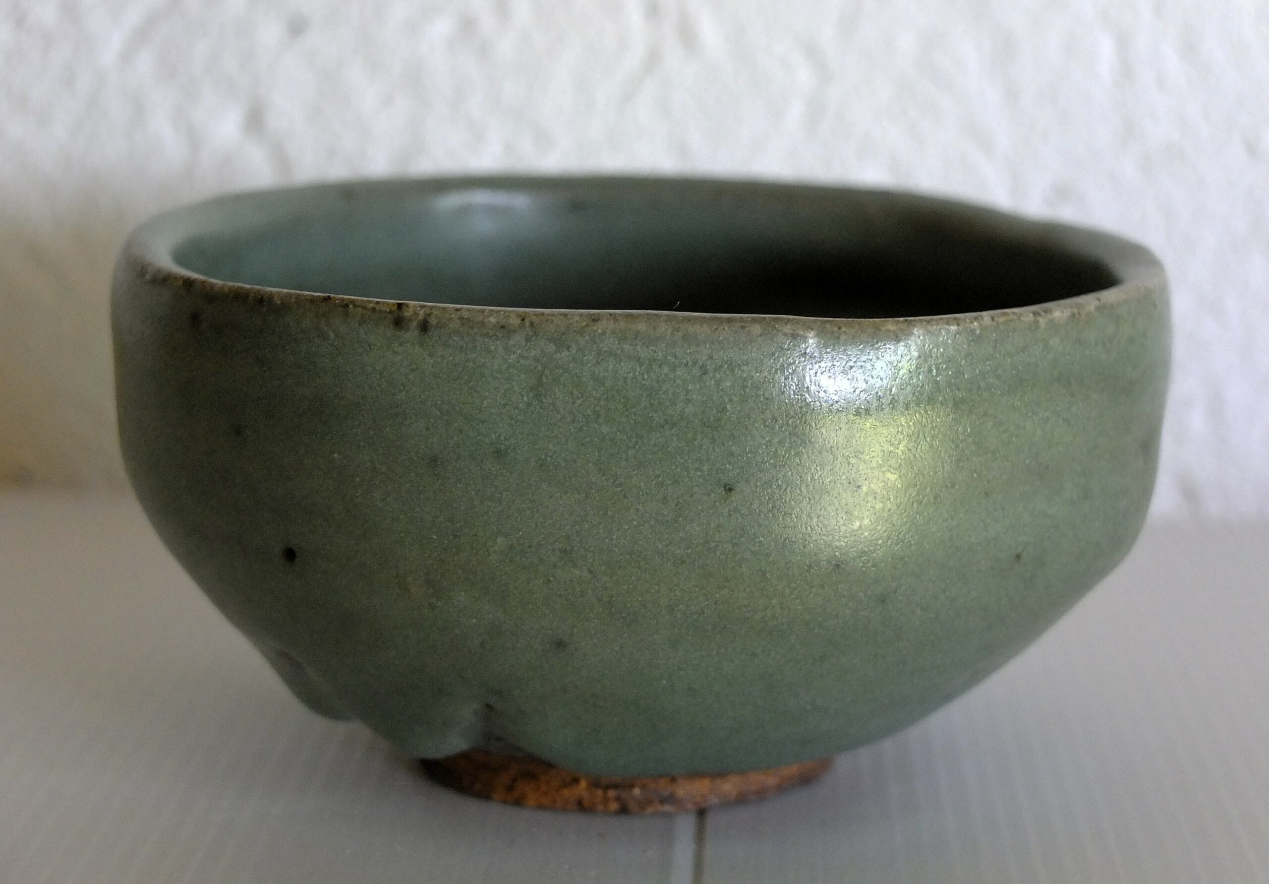 Céladon-basalte | Terre et Terres celadon face scaled | Terre et Terres | Exposition | Céladon-basalte | Article | Terre et Terres | 29 décembre 2025