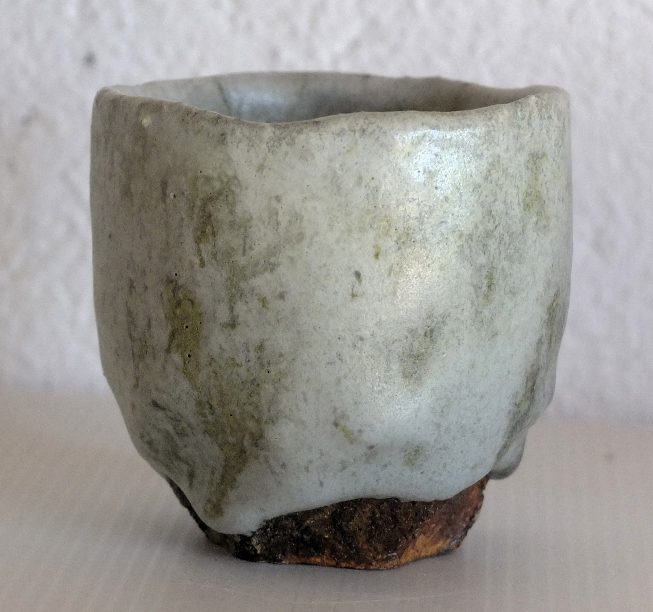 Yunomi blanc | Terre et Terres yuno blanc face 1 | Terre et Terres | Exposition | Yunomi blanc | Article | Terre et Terres | 29 décembre 2025